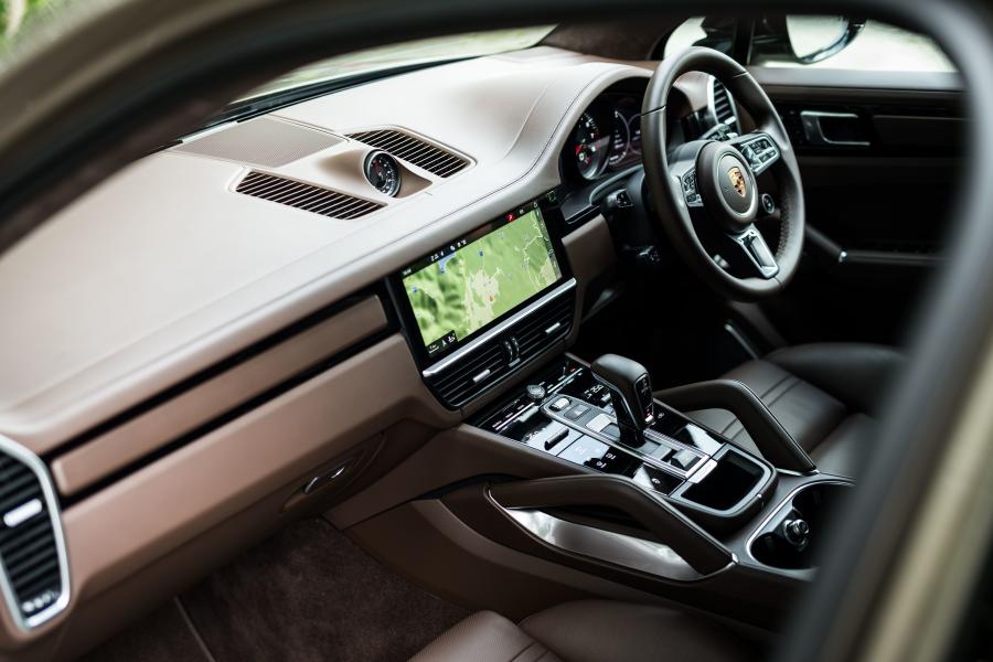 Торпедо Porsche Cayenne Turbo (PO536) 2018 года  (JP) (фото 21 из 24)